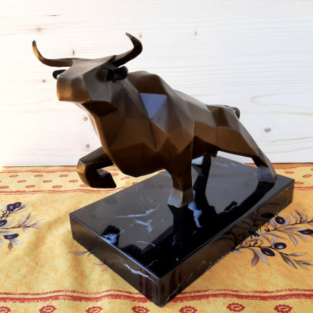 Sculpture taureau en bronze, style cubiste.