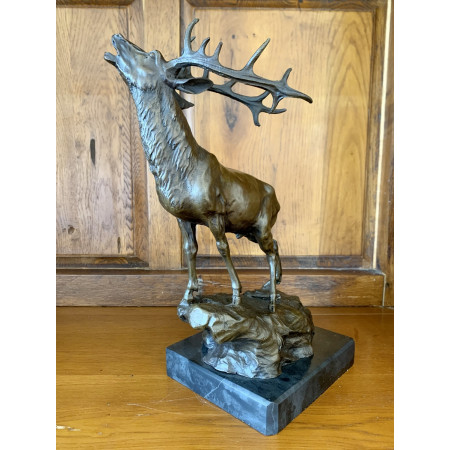 Sculpture en bronze " Le brame du cerf "