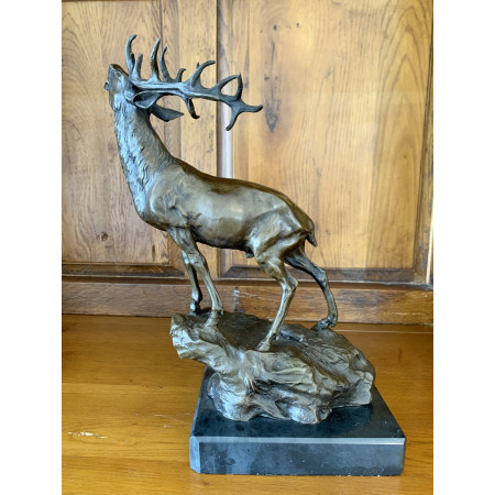 Sculpture en bronze " Le brame du cerf "