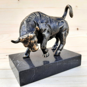 Sculpture taureau en fonte 2