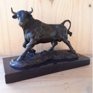 Sculpture taureau en bronze 