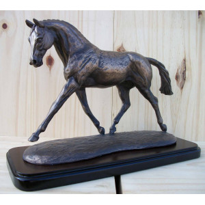 Cheval au trot avec pions 