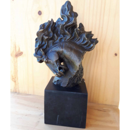 Buste l'étalon en bronze 