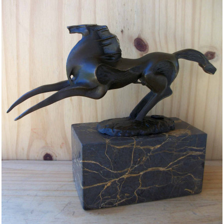 Petit cheval moderne 