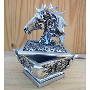 Boîte à bijoux avec tête de cheval baroque  2