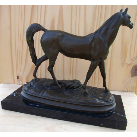 Cheval arabe en bronze 