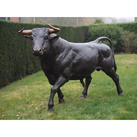 Statue grand taureau de combat en bronze