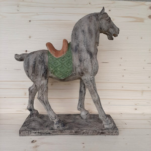 Grande statue cheval en bois vieilli 2
