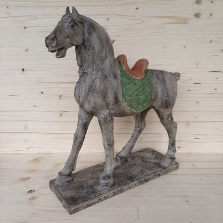 Grande statue cheval en bois vieilli