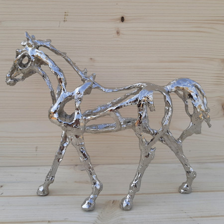 Sculpture" Le cheval au pas " ajourée en étain
